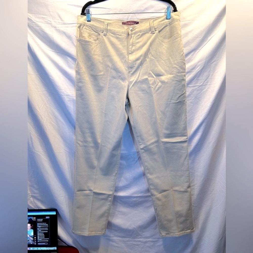 Gloria Vanderbilt Jeans, Size 16, Amanda Style, W-18”, I-14, L-2, 43” overall